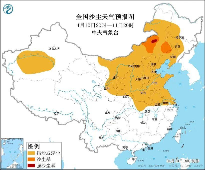 青岛大风预警发布，主人公小明的日常遭遇挑战