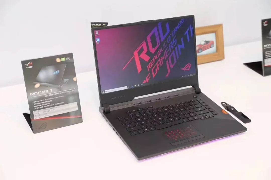 ROG游戏本最新款，小巷中的惊喜宝藏