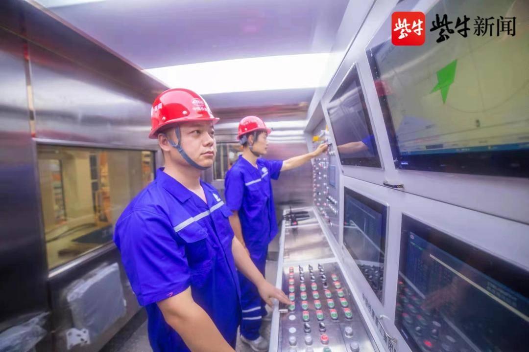 2024年资料免费大全,專家解析意見_并行版35.258