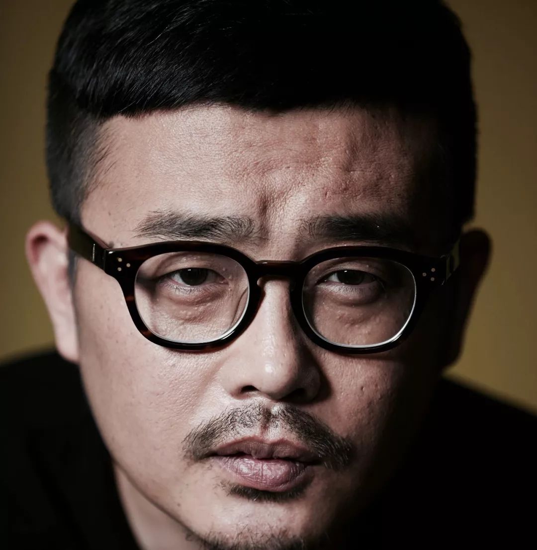 编剧演员，探寻小巷特色小店中的奇遇与隐藏瑰宝