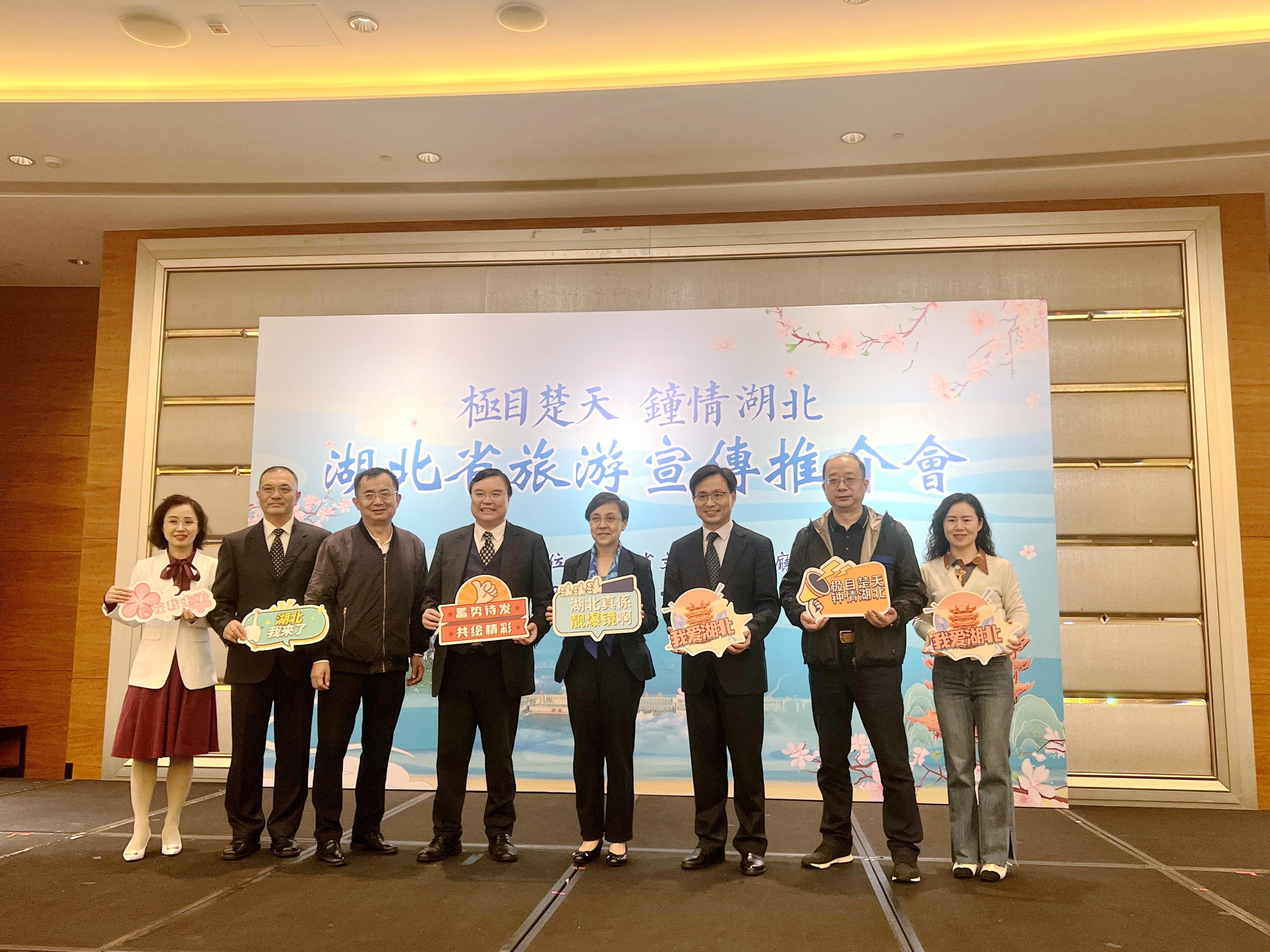 澳门六开彩+开奖结果查询49,统计数据详解说明_沉浸版92.244