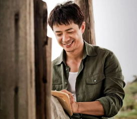 演员段奕宏,重磅推出演员段奕宏倾力代言——智能生活新纪元的高科技神器