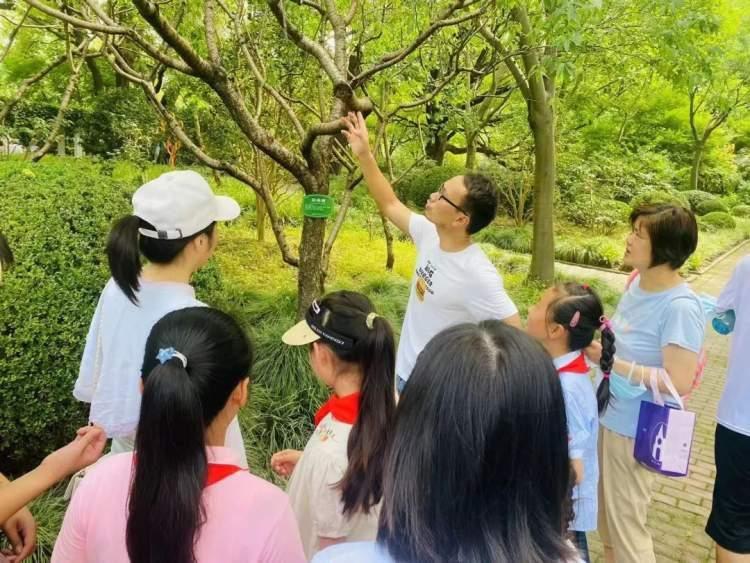 闻香社最新资讯，探寻香氛世界的动态更新