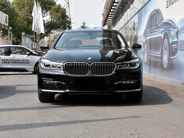 宝马730，触摸未来的豪华轿车——科技与生活的完美融合之价