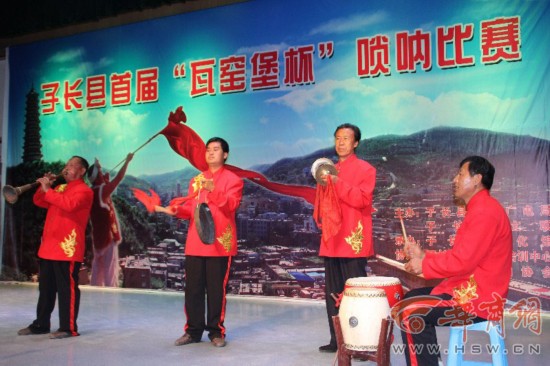 贵州盘县唢呐比赛，小巷深处的音乐狂欢与地域风情展现