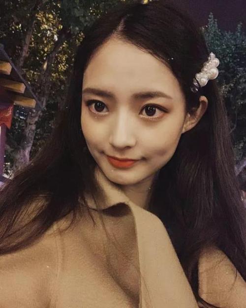 智谋销烟女演员图片，自然美景中的旅行探索之旅